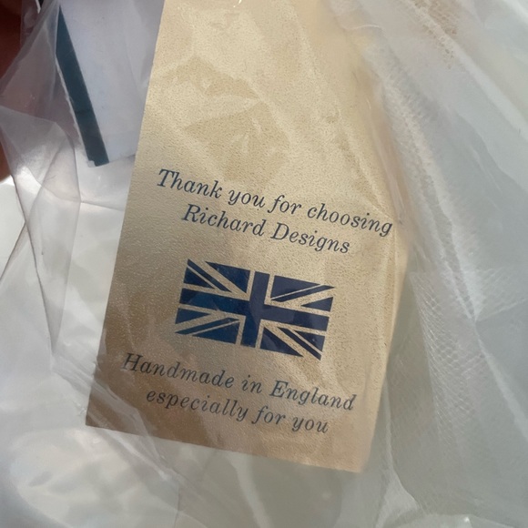 WEDDING DRESS BRAND NEW + Detachable Skirt + Veil - Ivory - Picture 7 of 7